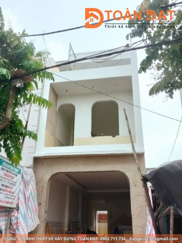 Trong bối cảnh quỹ đất tại các đô thị ngày càng hạn chế, những mẫu nhà phố 5m mặt tiền ngày càng trở nên phổ biến.