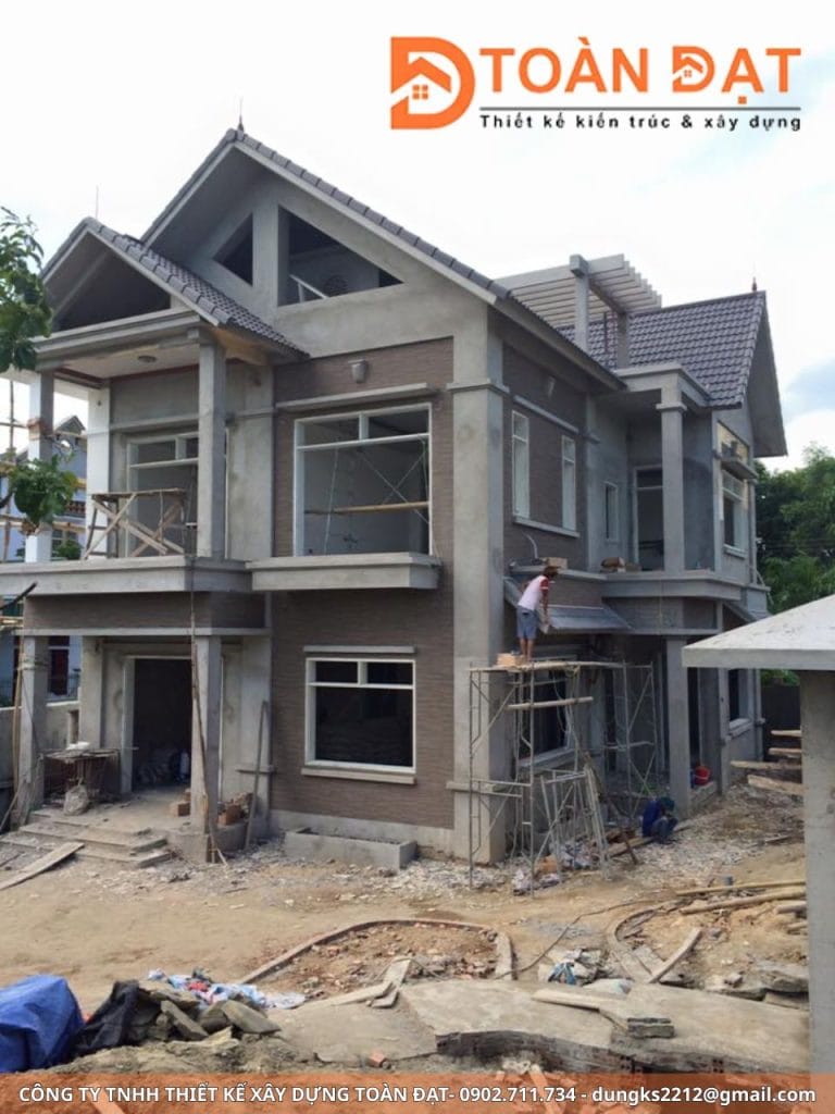 Quy trình xây nhà từ phần thô đến hoàn thiện là một hành trình nhiều giai đoạn, đòi hỏi sự chuẩn bị kỹ lưỡng, lựa chọn vật liệu và nhà thầu uy tín.
